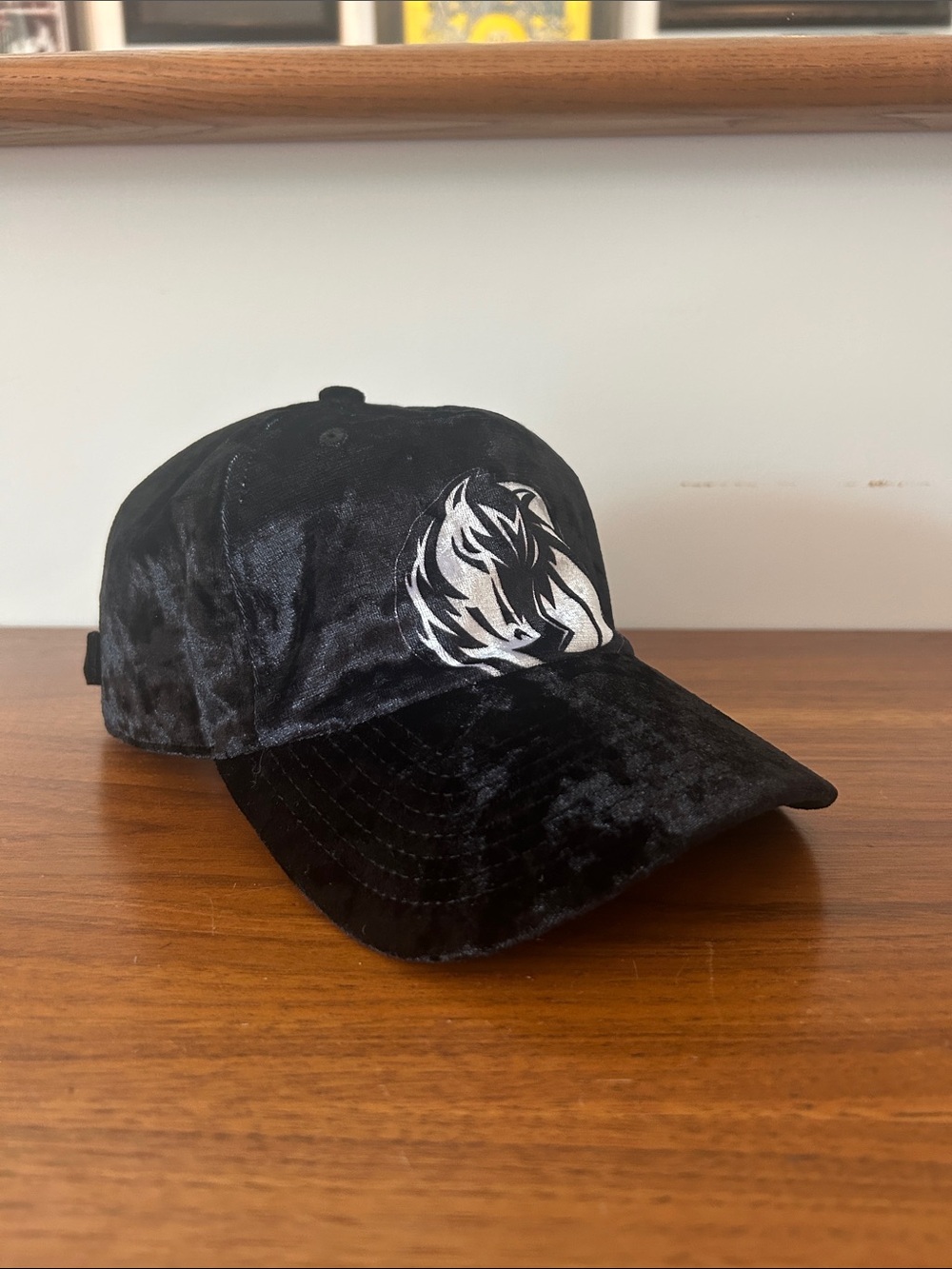 RARE Dallas Mavericks Velvet Baseball Cap – Silver Chrome Logo – Arena Exclusive